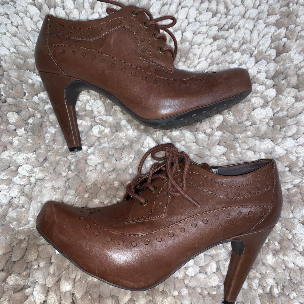 Oxford heels